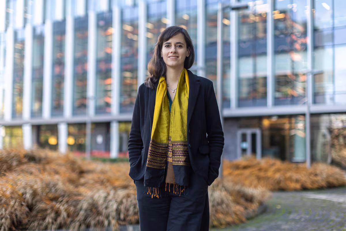 Carissa Velis, filósofa: «La IA presenta las predicciones como hechos, y esto tiene profundas implicaciones éticas» | Tecnología