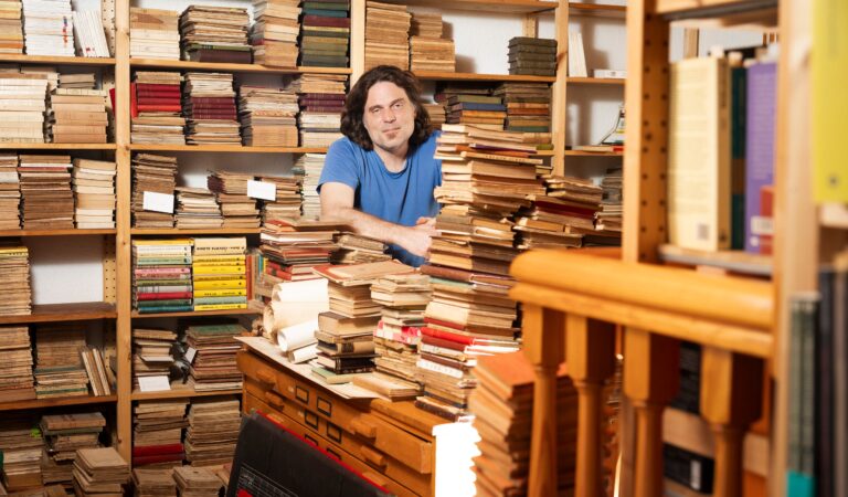 Cuando el conocimiento de Internet ya no es suficiente: la IA apunta a las librerías usadas